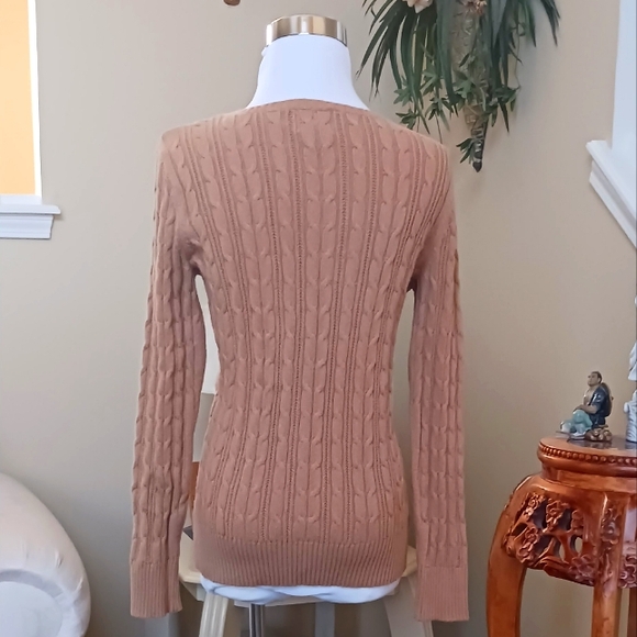 🎉🎉🎉Host pick🎉🎉 St. John's Bay V Neck Cable Knit Sweater EUC M Camel color. - Picture 2 of 8